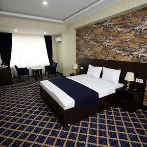 Kristal Otel